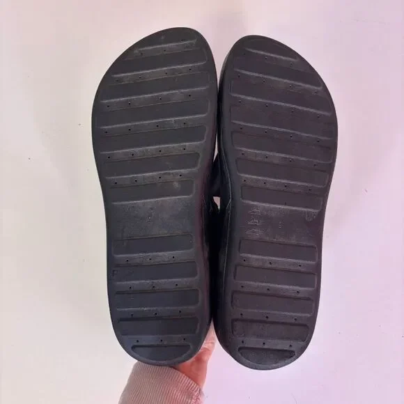 FitFlop Women's Black Platform Sparkle Strap Flip Flop Sandals 9 - Picture 7 of 8